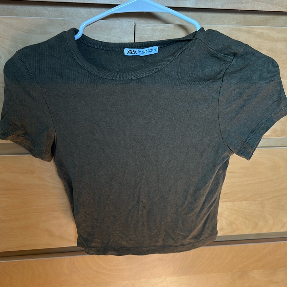 Zara Short-sleeve top  ($5 CLOSET SALE)